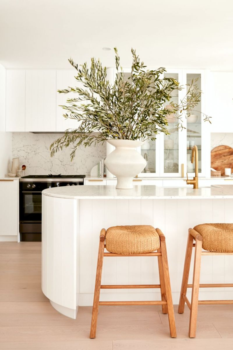 Small Kitchen with Peninsula: Make the Most of Your Space