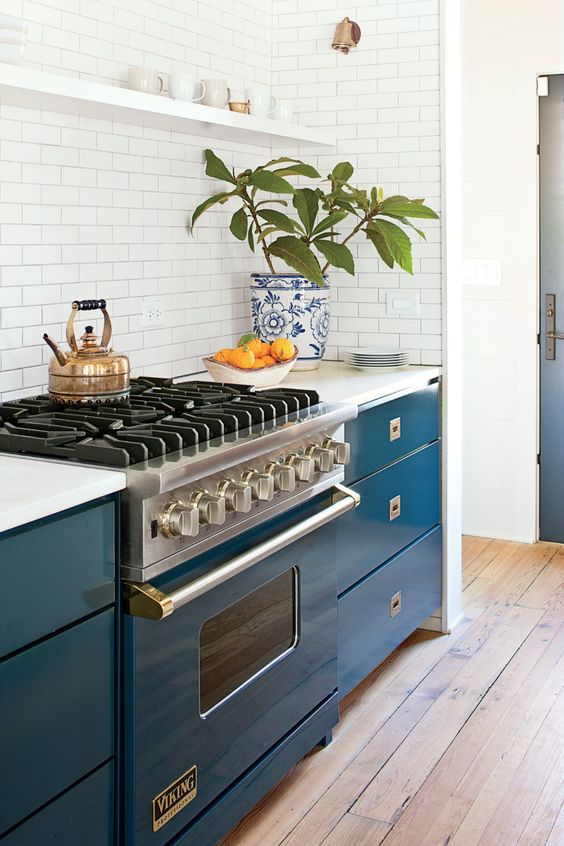 Navy blue kitchen cabinets