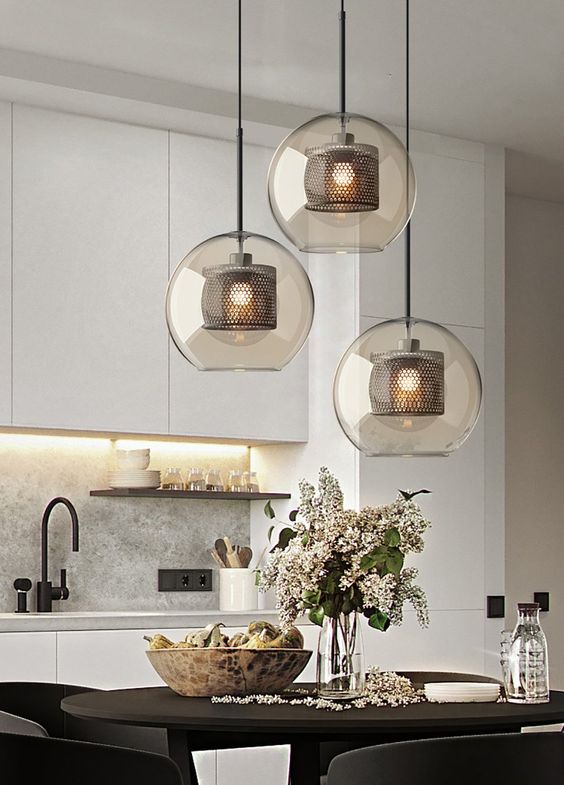 Kitchen accent lightning with glass pendant lights