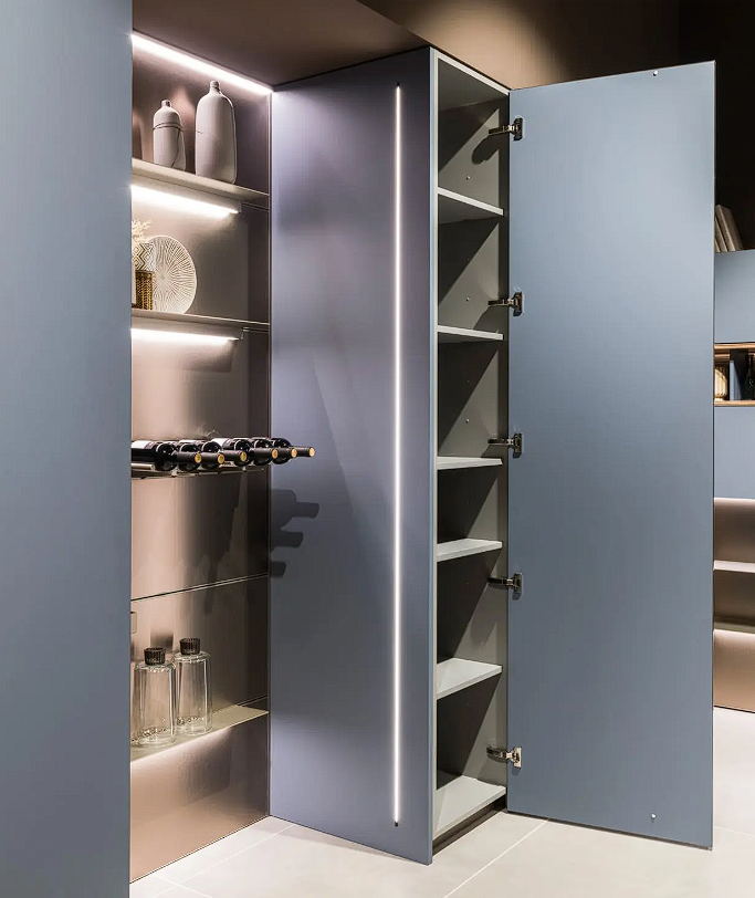 Kitchen vertical storage